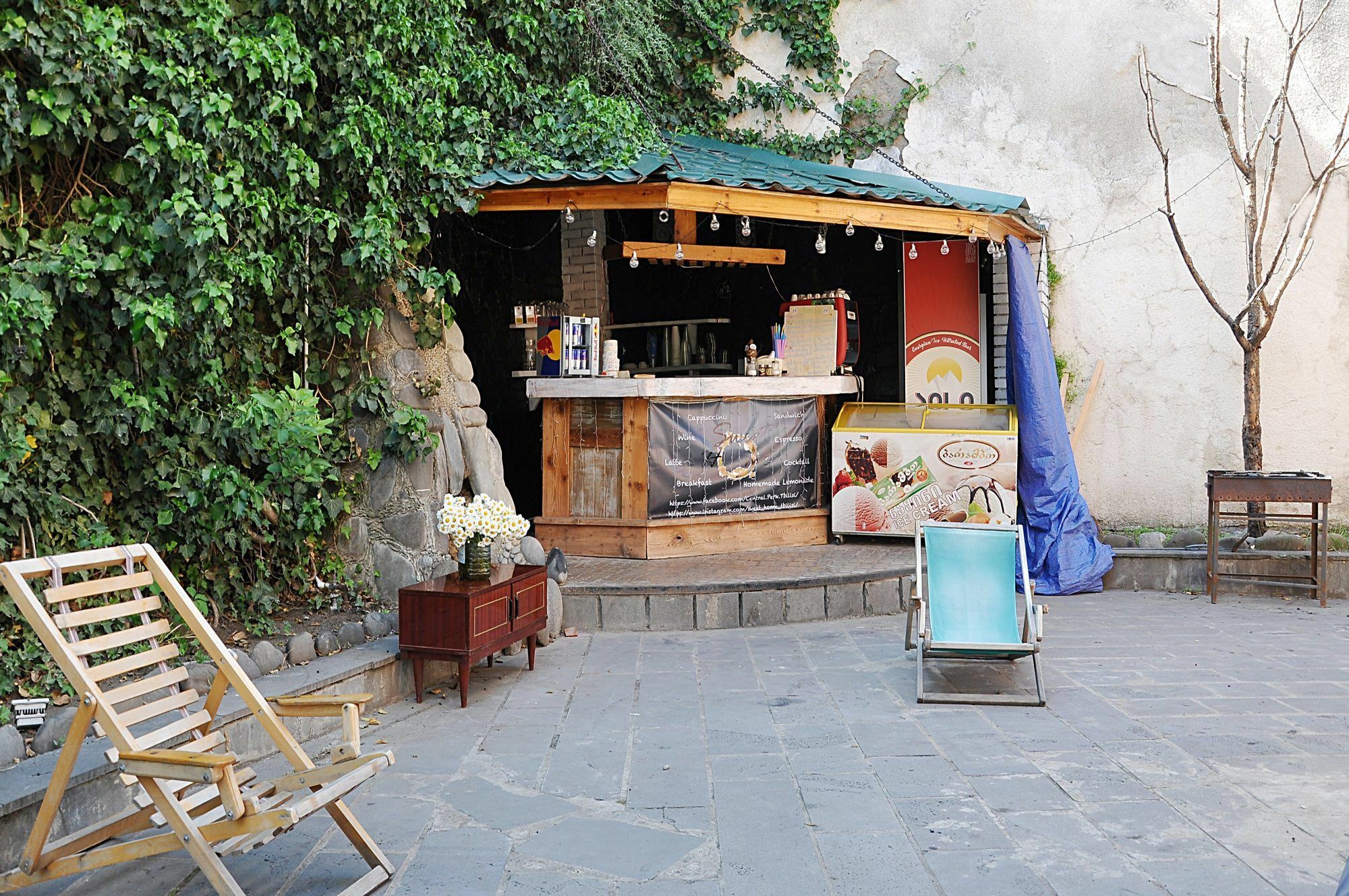 M42 Hostel Tbilissi Extérieur photo