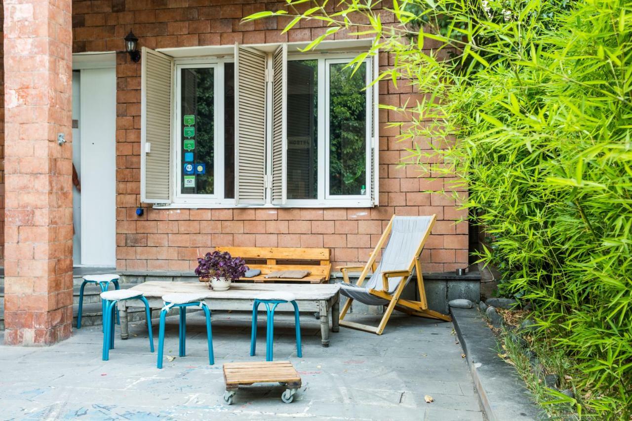 M42 Hostel Tbilissi Extérieur photo