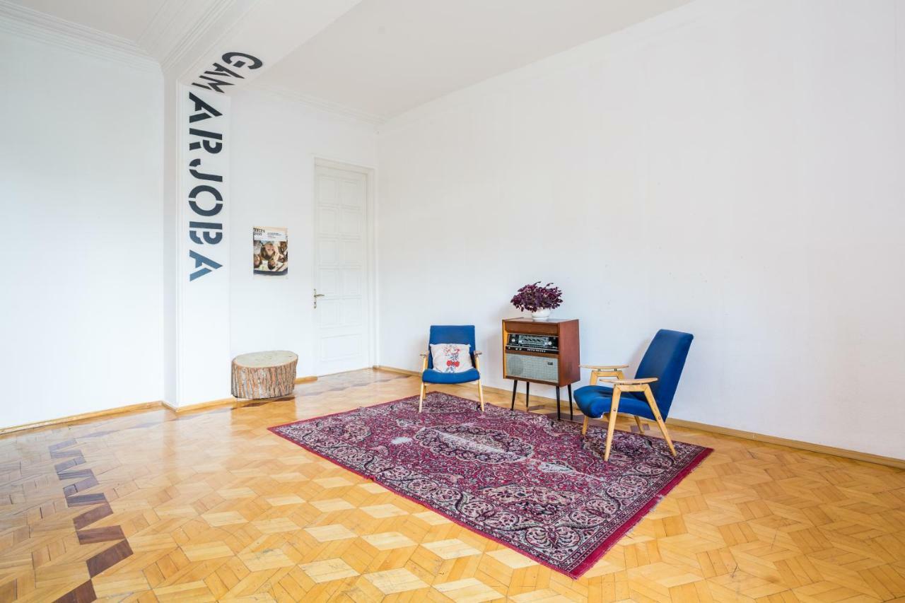 M42 Hostel Tbilissi Extérieur photo
